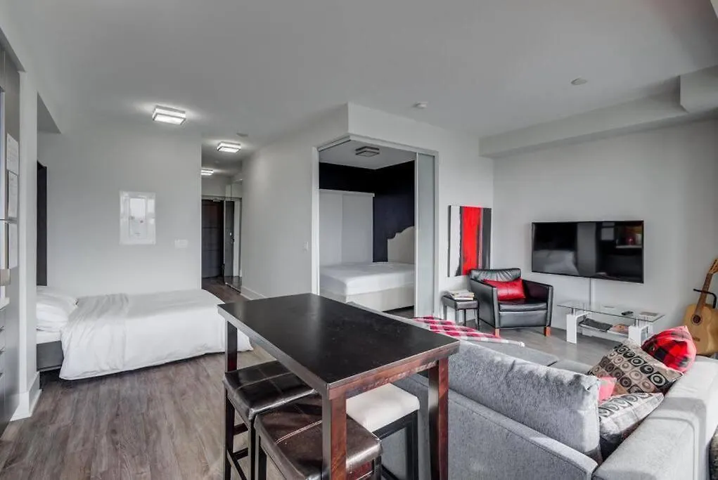 Cn Lovers Toronto Apartment