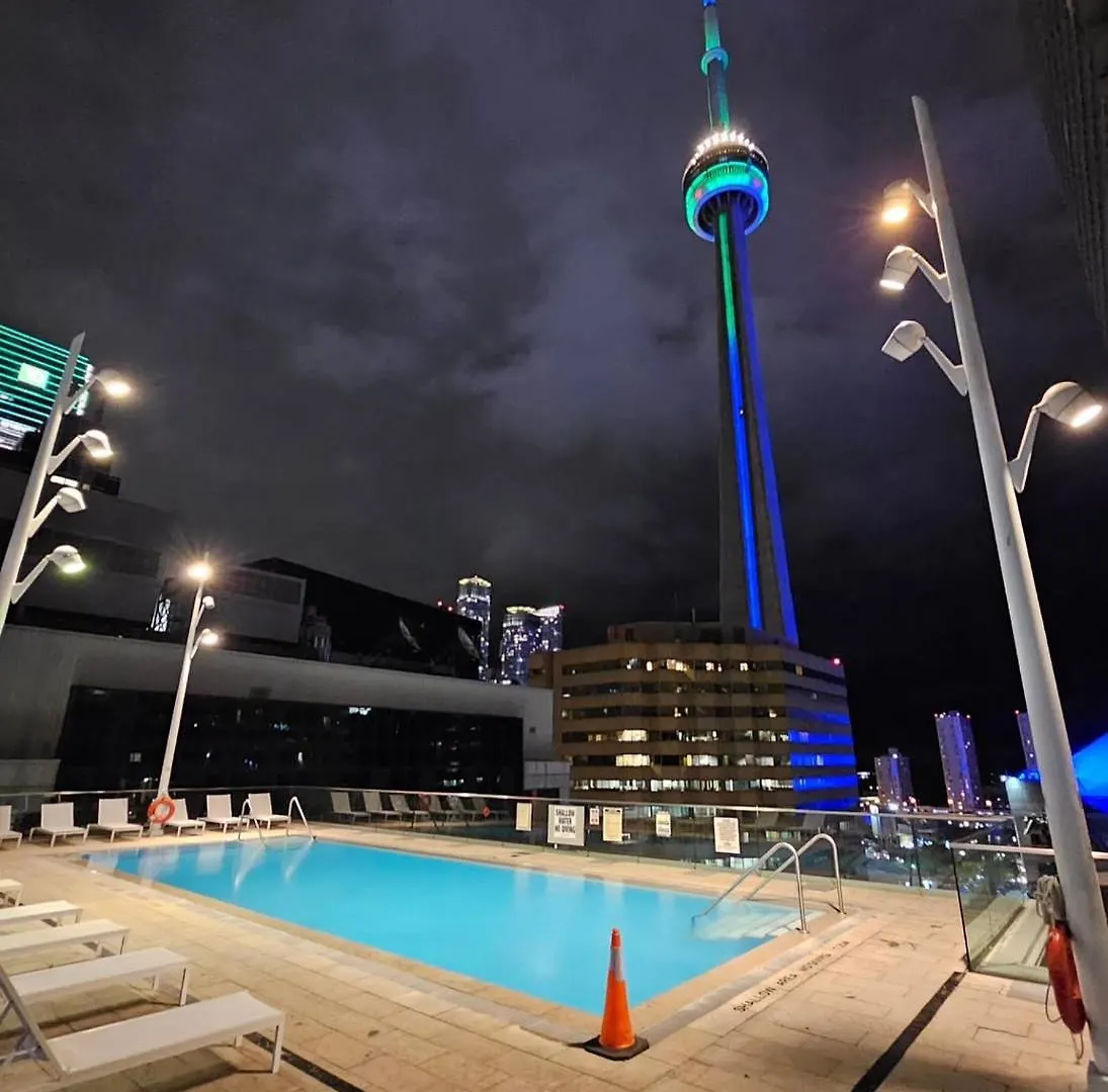 Cn Lovers Toronto Apartment